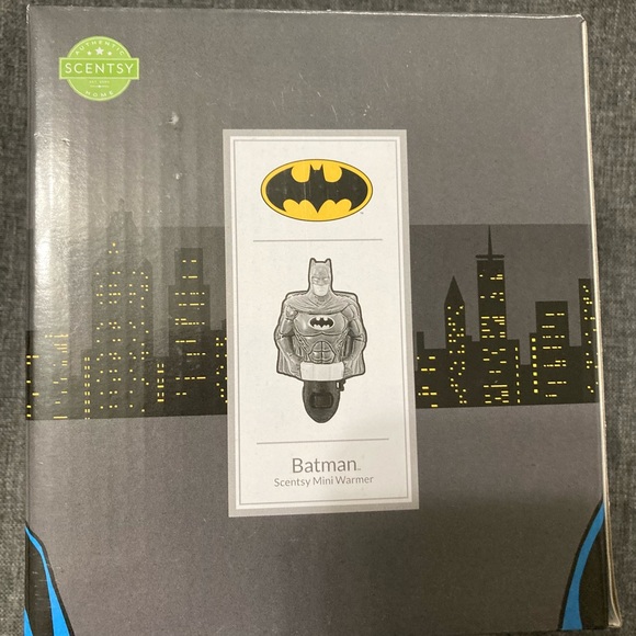 Batman mini Scentsy warmer. Brand new - Picture 2 of 3